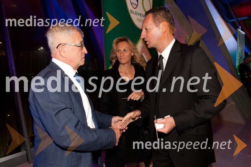 Peter Čeferin, odvetnik, Boris Popovič, župan Kopra in soproga EvaAMCHAM, nogometno-poslovno srečanje pred tekmo Slovenija: ZDA