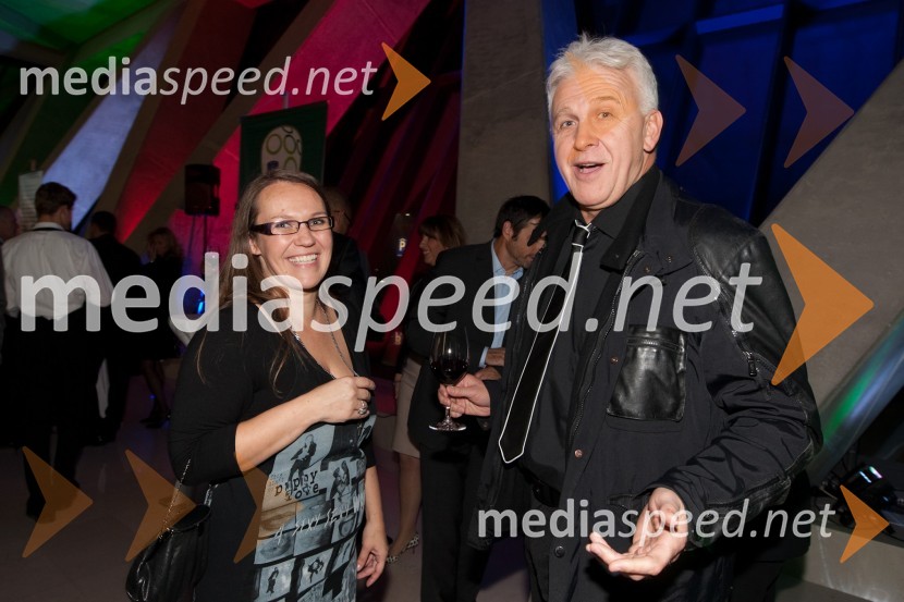 Nina Irt, Am Cham in Andrej Šifrer, glasbenikAMCHAM, nogometno-poslovno srečanje pred tekmo Slovenija: ZDA