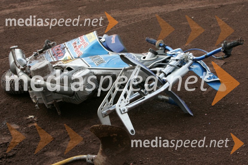 Zlomljen motor Mateja ŽagarjaSPEEDWAY Finale evropskega prvenstva med posamezniki Miškolc, Madžarska