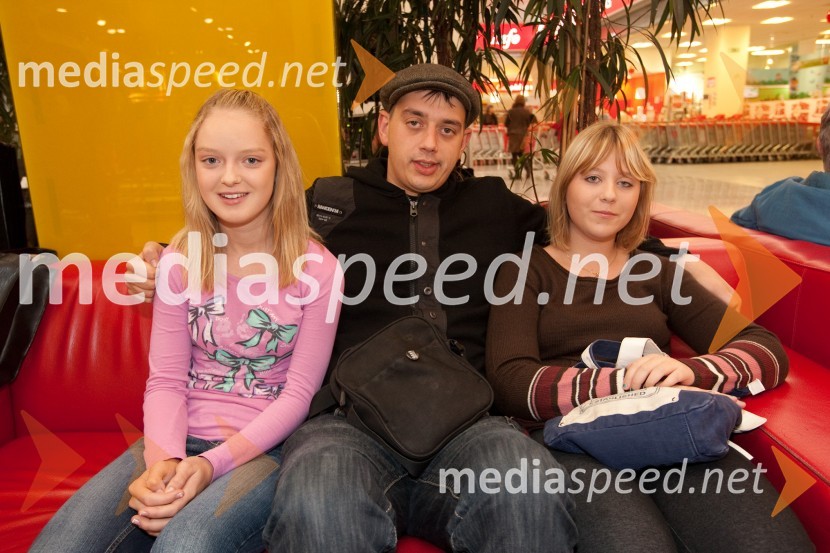 Mojca Horvat, Rok Terkaj-Trkaj, raper in Nina AntolinFinalni izbor Naj Smrklja 2011