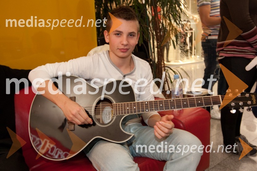 Žan SerčičFinalni izbor Naj Smrklja 2011