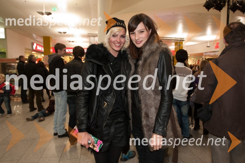 Tjaša Kokalj, manekenka in Ines Dragišič, manekenkaFinalni izbor Naj Smrklja 2011