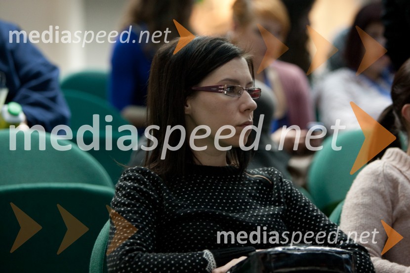 Brezplačna fotografija na facebooku2. PR teater