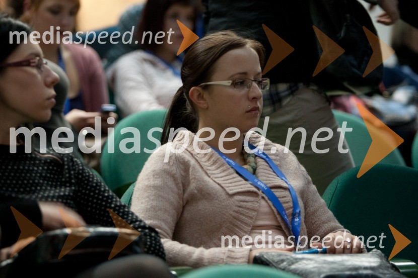 Brezplačna fotografija na facebooku2. PR teater