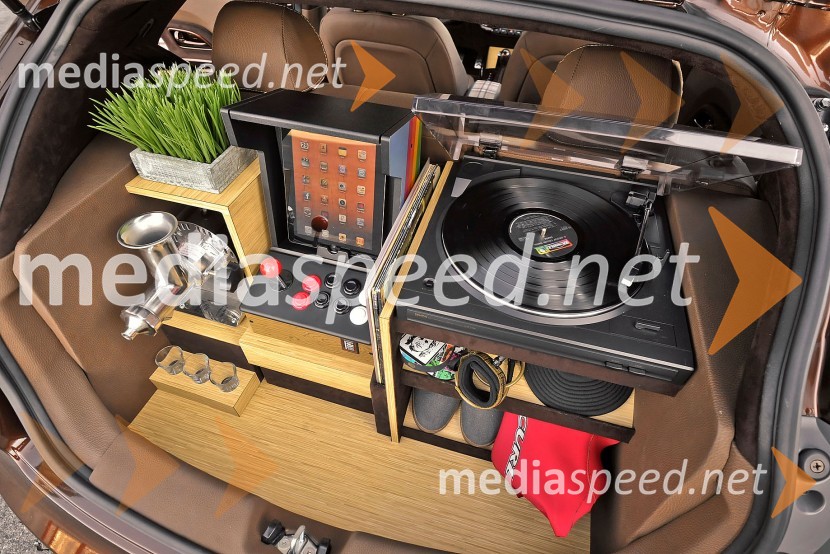 KIA Rio SurfKia na avtomobilskem salonu SEMA