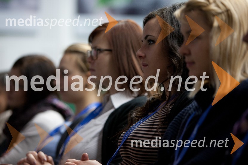 Brezplačna fotografija na facebooku2. PR teater