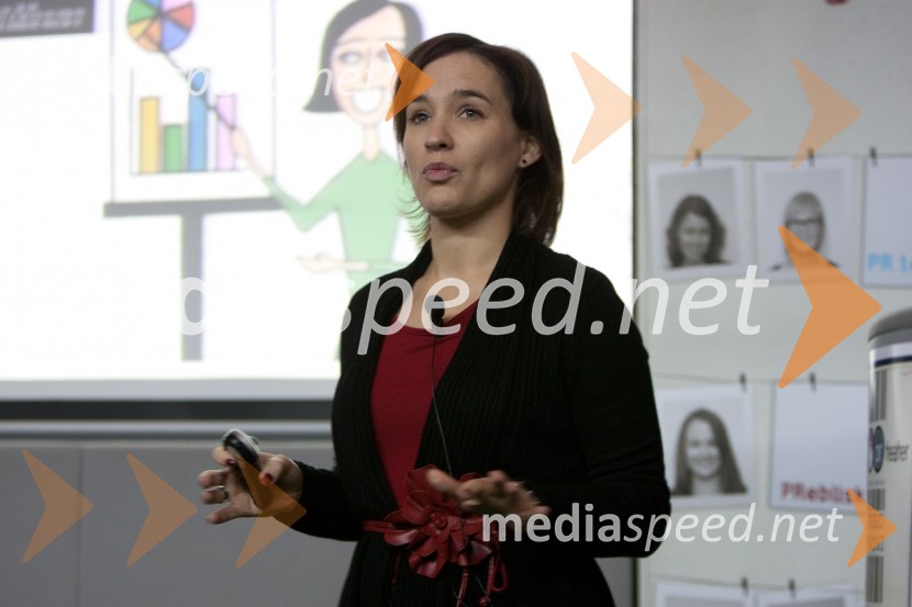 Tina Vidergar, Publicis
Brezplačna fotografija na facebooku2. PR teater