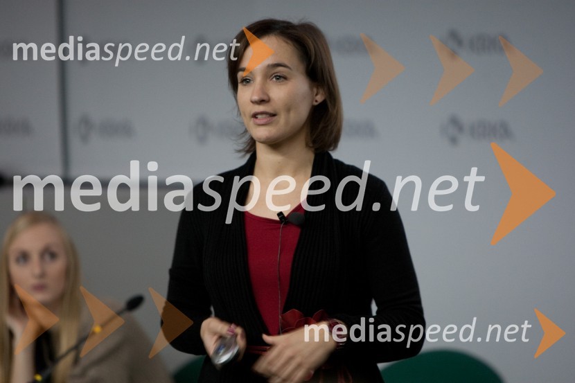 Tina Vidergar, Publicis
Brezplačna fotografija na facebooku2. PR teater