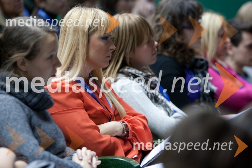 Elvira Medved, predsednica PRSS
Brezplačna fotografija na facebooku2. PR teater