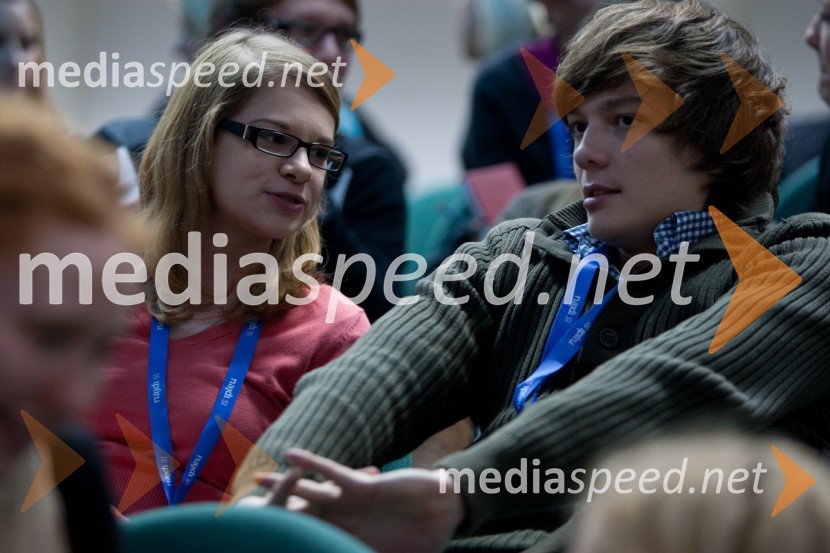 Brezplačna fotografija na facebooku2. PR teater