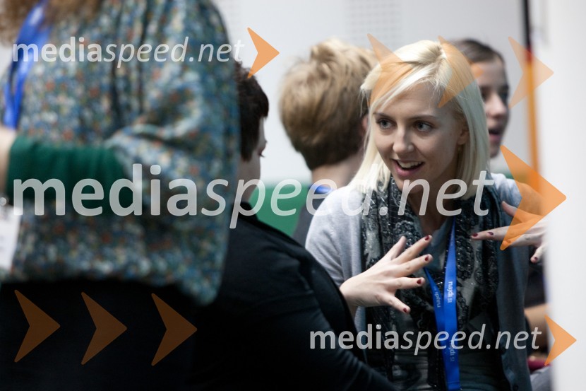 Brezplačna fotografija na facebooku2. PR teater