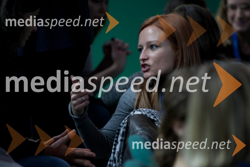 Brezplačna fotografija na facebooku2. PR teater