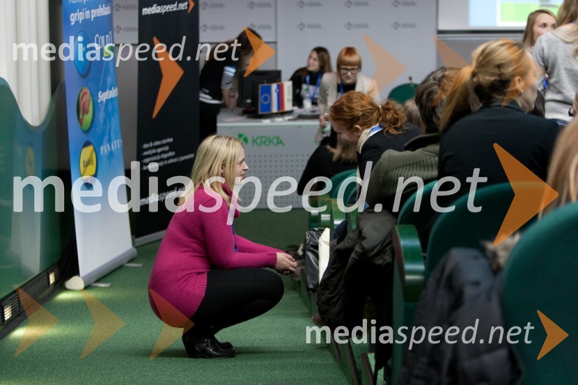 Brezplačna fotografija na facebooku2. PR teater