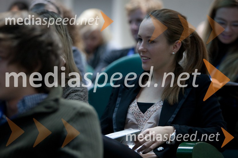 Brezplačna fotografija na facebooku2. PR teater