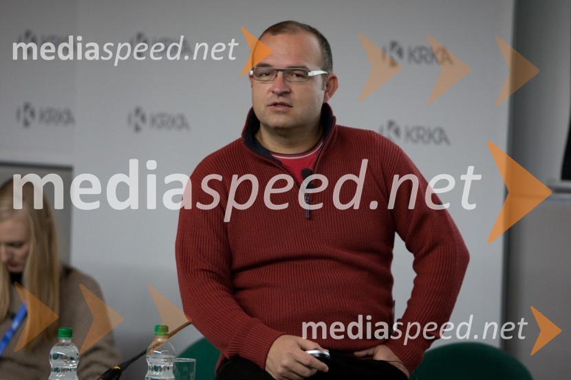 Mitja Blagajac, SPEM
Brezplačna fotografija na facebooku2. PR teater