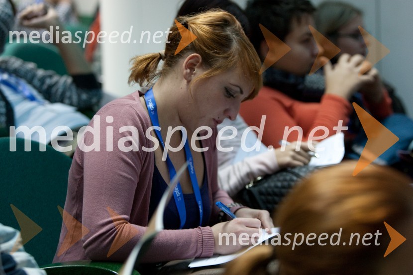 Brezplačna fotografija na facebooku2. PR teater