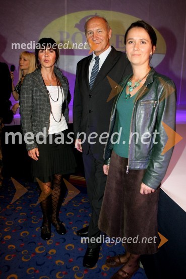 Vida Bizjak in Katarina Strnad, modni kreatorki Polzele ter Alojz Došler, predsednik uprave PolzelaPolzela, modna revija