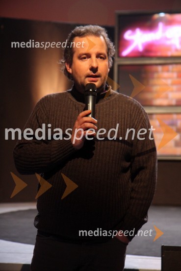 	Janez Usenik, povezovalec programa in novinarRTS Stand up show
