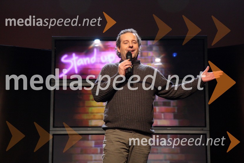	Janez Usenik, povezovalec programa in novinarRTS Stand up show