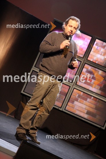 Janez Usenik, povezovalec programa in novinarRTS Stand up show