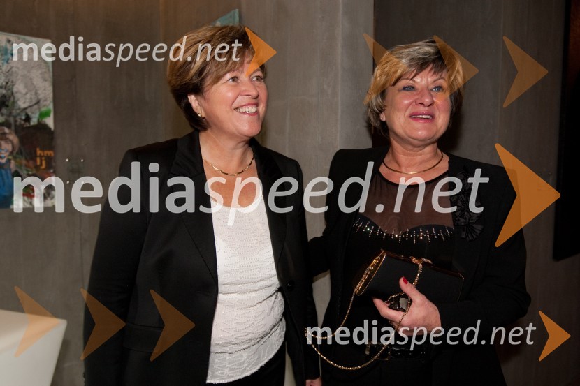 Marta Strašek, finančna direktorica Kozmetike Afrodita in Danica Zorin Mijošek, direktorica in ustanoviteljica podjetja Kozmetika AfroditaPredstavitev kozmetične linije Kozmetike Afrodita Gold 24 Ka