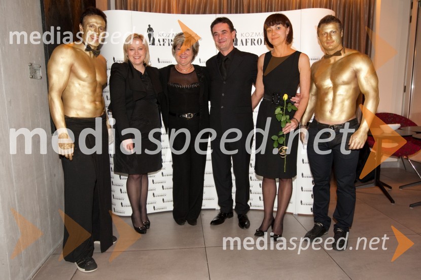 Simona Štravs Flajnik, vodja tržne komunikacije Kozmetike Afrodita, Danica Zorin Mijošek, direktorica in ustanoviteljica podjetja Kozmetika Afrodita, Iztok Zorin in Zvonka Novak Habot, direktorica prodaje Kozmetike AfroditaPredstavitev kozmetične linije Kozmetike Afrodita Gold 24 Ka