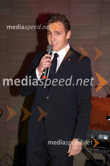 	Matej Krampač, predsednik RotaractDobrodelni kulinarični večer Rotaract Club Maribor