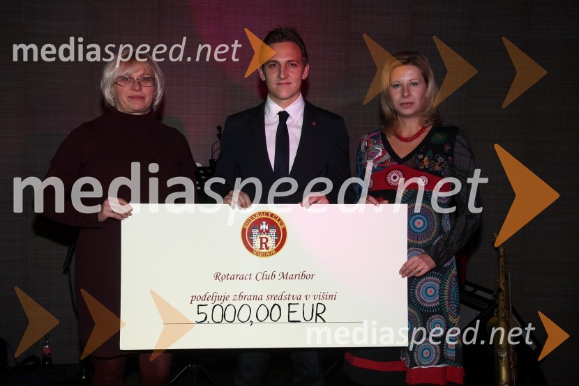 Kornelija Kaurin, koordinatorica dejavnosti v Domu ustvarjalnosti mladih in vodja projekta TOM ZPM, Matej Krampač, predsednik Rotaract ter Mihela Kosi Brigadir, socialna pedagoginja v Mladinskem domu MariborDobrodelni kulinarični večer Rotaract Club Maribor