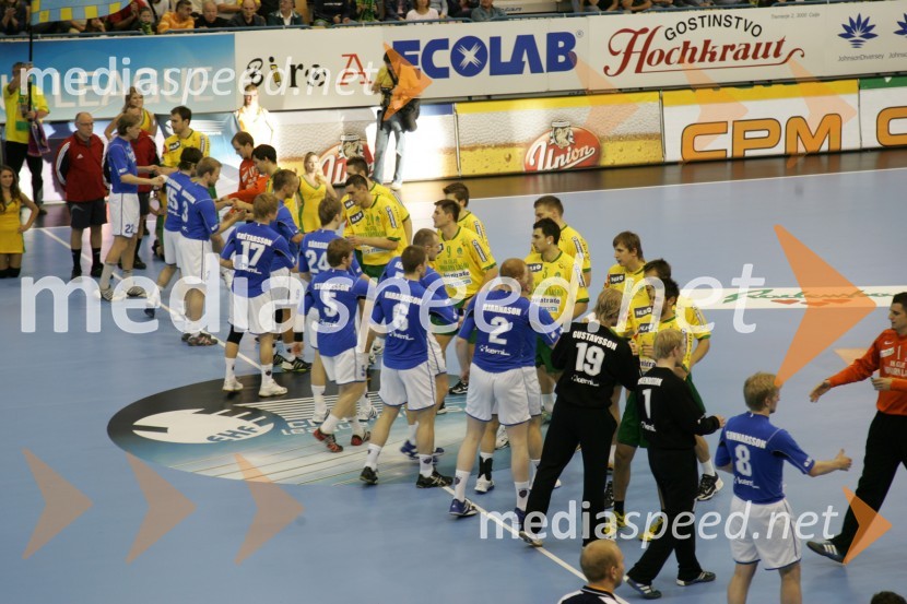 Rokovanje ekip pred pričetkom tekmeEvropska liga v rokometu, Celje PL -  Fram Reykyavik Islandija
