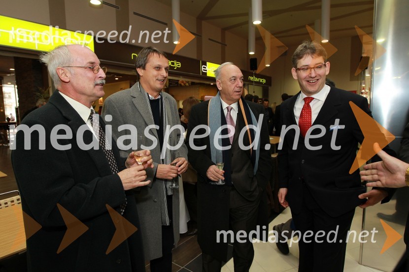 Srečko Pirtovšek, Tomaž Kancler ter Janez Ujčič, podžupana Mestne občine Maribor in Žiga Debeljak, predsednik uprave družbe Mercator d.d.Otvoritev Mercator centra Tabor Maribor