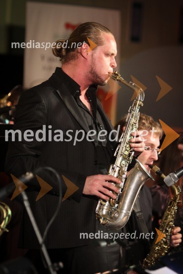 	Jernej Senegačnik, dirigent4. Dobrodelni Miklavžev koncert Big Banda Glasbene šole Gornja Radgona z Nušo Derenda