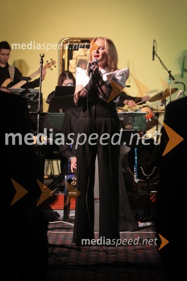 	Nuša Derenda, pevka4. Dobrodelni Miklavžev koncert Big Banda Glasbene šole Gornja Radgona z Nušo Derenda