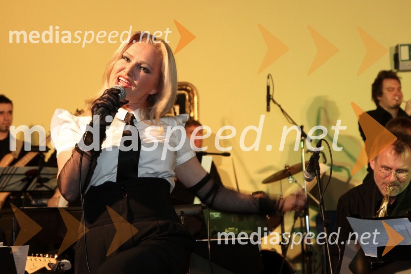 	Nuša Derenda, pevka4. Dobrodelni Miklavžev koncert Big Banda Glasbene šole Gornja Radgona z Nušo Derenda