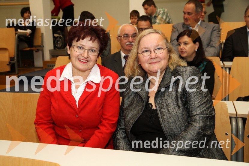 Dr. Polona Pivec, odgovorna urednica TV Maribor in Milena Pivec, direktorica Založbe PivecPromocija doktorjev znanosti Univerze v Mariboru, december 2011