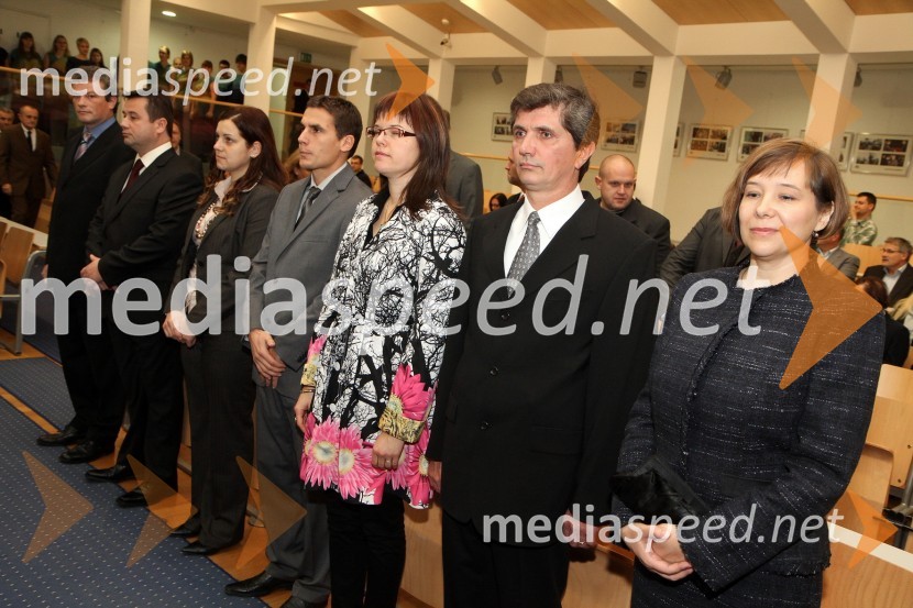 Dr. Peter Weber, Fakulteta za organizacijske vede UM, dr. Robert Brumnik, Fakulteta za organizacijske vede UM, dr. Milojka Fekonja, Fakulteta za kmetijstvo in biosistemske vede UM, dr. Jure Kolarič, Fakulteta za kmetijstvo in biosistemske vede UM, dr. Maja Ivana Smodiš Škerl, Fakulteta za kmetijstvo in biosistemske vede UM, dr. Viljem Pavlovič, Fakulteta za kmetijstvo in biosistemske vede UM in dr. Irena Ištoka Otković, Fakulteta za gradbeništvo UMPromocija doktorjev znanosti Univerze v Mariboru, december 2011