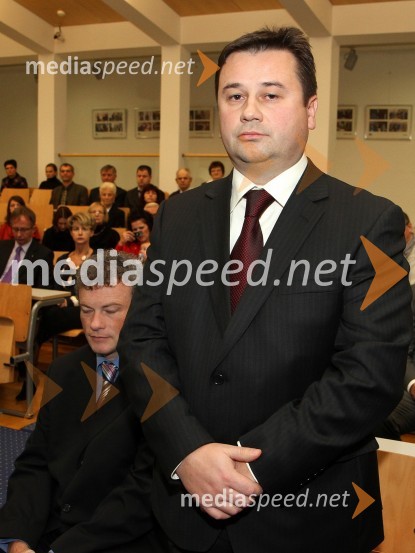 Dr.  Robert Brumnik, Fakulteta za organizacijske vede Univerze v MariboruPromocija doktorjev znanosti Univerze v Mariboru, december 2011