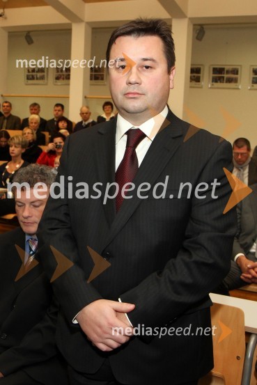 Dr.  Robert Brumnik, Fakulteta za organizacijske vede Univerze v MariboruPromocija doktorjev znanosti Univerze v Mariboru, december 2011