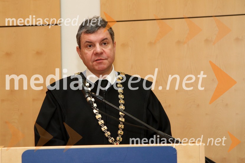 Prof. dr. Andrej Predin, dekan Fakultete za energetiko Univerze v MariboruPromocija doktorjev znanosti Univerze v Mariboru, december 2011