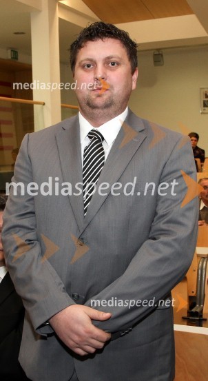 Dr. Jasmin Kaljun, Fakulteta za strojništvo Univerze v MariboruPromocija doktorjev znanosti Univerze v Mariboru, december 2011