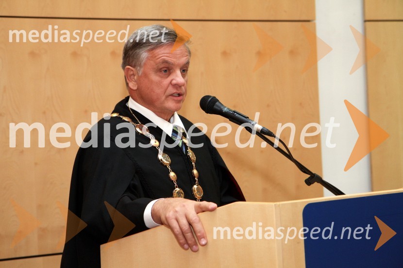 Prof. dr. Ivan Krajnc, dekan Medicinske fakultete Univerze v MariboruPromocija doktorjev znanosti Univerze v Mariboru, december 2011