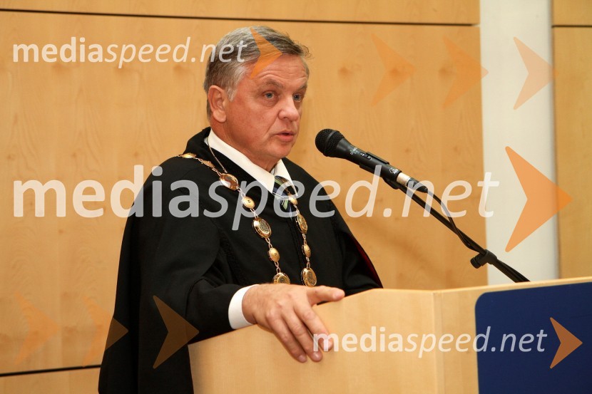 Prof. dr. Ivan Krajnc, dekan Medicinske fakultete Univerze v MariboruPromocija doktorjev znanosti Univerze v Mariboru, december 2011