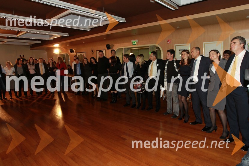 Vzdušje v dvorani Urška na Gospodarskem RazstaviščuVolitve 2011 - vzdušje v štabu stranke SDS