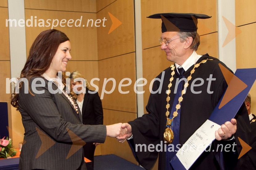 Dr. Milojka Fekonja, Fakulteta za kmetijstvo in biosistemske vede Univerze v Mariboru in prof. dr. Danijel Rebolj, rektor Univerze v MariboruPromocija doktorjev znanosti Univerze v Mariboru, december 2011