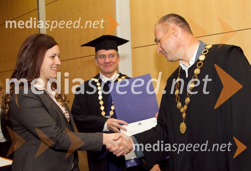 Dr. Milojka Fekonja, Fakulteta za kmetijstvo in biosistemske vede Univerze v Mariboru in prof. dr. Danijel Rebolj, rektor Univerze v Mariboru in prof. dr. Mario Lešnik, dekan Fakultete za kmetijstvo in biosistemske vede UMPromocija doktorjev znanosti Univerze v Mariboru, december 2011