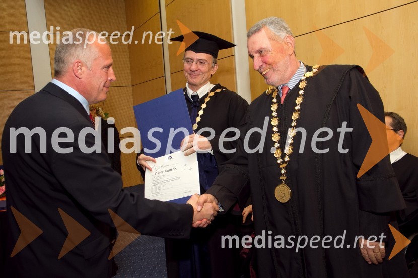 Dr. Viktor Tajnšek, Fakulteta za logistiko Univerze v Mariboru, prof. dr. Danijel Rebolj, rektor Univerze v Mariboru in prof. dr. Martin Ivan Lipičnik, dekan Fakultete za Logistiko Univerze v MariboruPromocija doktorjev znanosti Univerze v Mariboru, december 2011