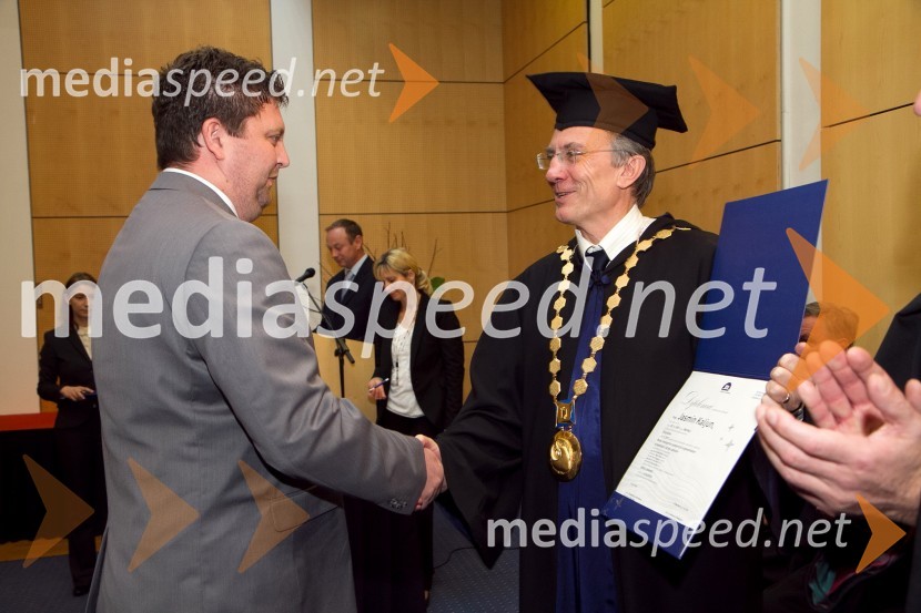 Dr. Jasmin Kaljun, Fakulteta za strojništvo Univerze v Mariboru, in prof. dr. Danijel Rebolj, rektor Univerze v MariboruPromocija doktorjev znanosti Univerze v Mariboru, december 2011