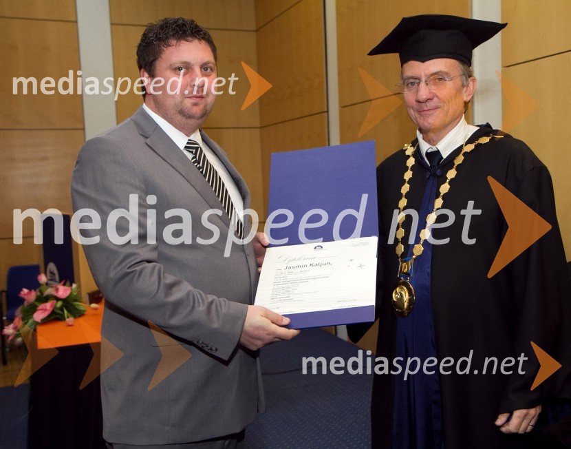 Dr. Jasmin Kaljun, Fakulteta za strojništvo Univerze v Mariboru in prof. dr. Danijel Rebolj, rektor Univerze v MariboruPromocija doktorjev znanosti Univerze v Mariboru, december 2011