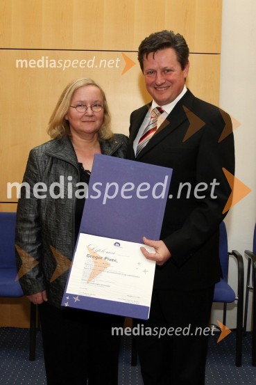 Milena Pivec, direktorica Založbe Pivec in dr. Gregor Pivec, Medicinska fakulteta Univerze v MariboruPromocija doktorjev znanosti Univerze v Mariboru, december 2011
