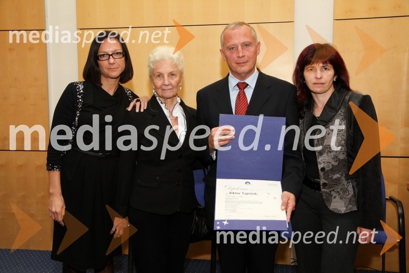 ..., ... in dr. Viktor Tajnšek, Fakulteta za organizacijske vede Univerze v Mariboru, ter ...Promocija doktorjev znanosti Univerze v Mariboru, december 2011