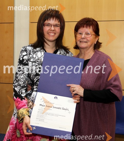 Dr. Maja Ivana Smodiš Škerl, Fakulteta za kmetijstvo in biosistemske vede Univerze v Mariboru in njena mamaPromocija doktorjev znanosti Univerze v Mariboru, december 2011